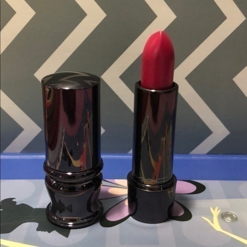 Authentic M.A.C Ultimate Lipstick Full Size